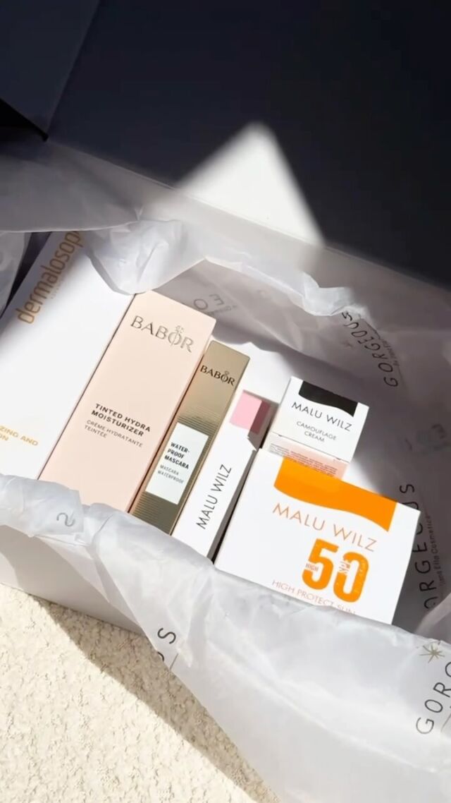 הקיט המושלם שלך לקיץ!
- מקדם הגנה spf50 דרמלוסופי 
- קרם לחות עם גוון Babor - תחליף נהדר למייקאפ 
- קרם קמופלז׳ מלו וילז - לכיסוי כהויות ופיגמנטציה 
- פודרת הגנה spf50 עם גוון מלו וילז 
- ליפ אויל מלו וילז - שמן שפתיים בגוון טבעי ורוד 
ועוד המון מוצרים מובחרים שבחרנו בקפידה כדי שכל רכישה שלך תהיה מוצלחת! 
לינק לאתר בביו >>>> צוות גורג׳ס זמין לכל התייעצות או שאלה שיש לך!
#summermakeup #spf50 #babor #maluwilz #concealer #lipoil