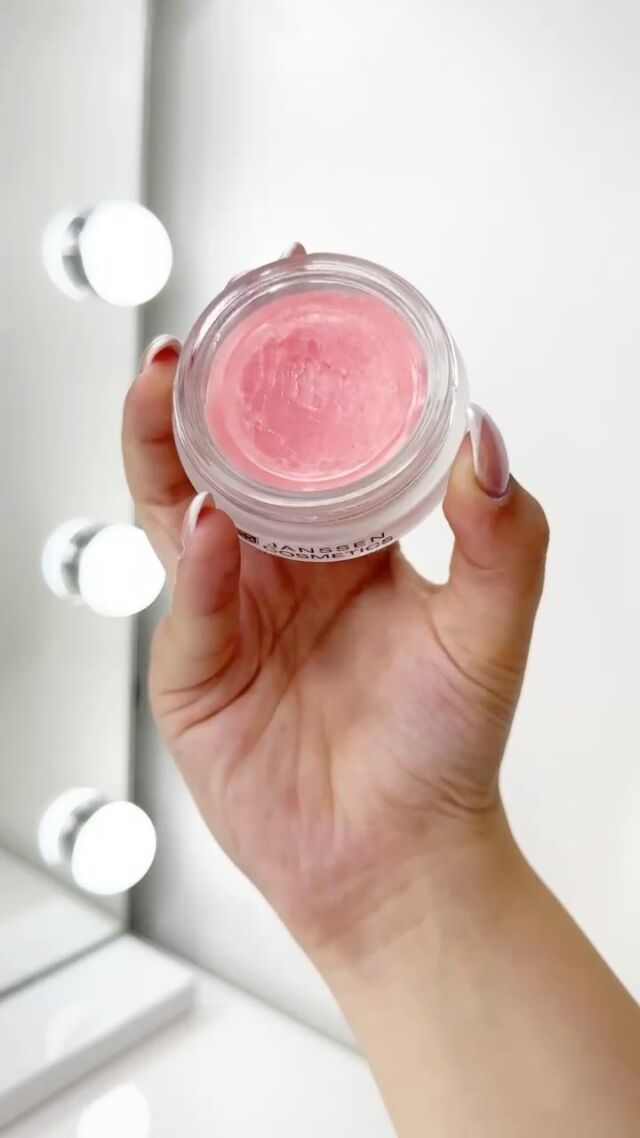 כל מה שהשפתיים שלך צריכות ב3 וריאציות שונות: 
- מסיכת שפתיים ללילה יאנסן קוסמטיקס 
- ליפ באלם מלו וילז - שפתון באלם שמעניק גוון ורוד טבעי לשפתיים
- נטורל גלואו ליפ אויל מלו וילז - שמן שפתיים למראה שפתיים 
מלאות מבריקות ומטופחות
20% הנחה ברכישה מעל 499 ש״ח! 
בתוקף עד 10.9.24 | לא כולל המותג ד״ר בבור ודרמוקוסמטיקה | ט.ל.ח 
#lipoil #lipbalm #lipmask #liptritment #maluwilz #gorgeous #dailymakeup 
@shaniartist @malu_wilz_israel